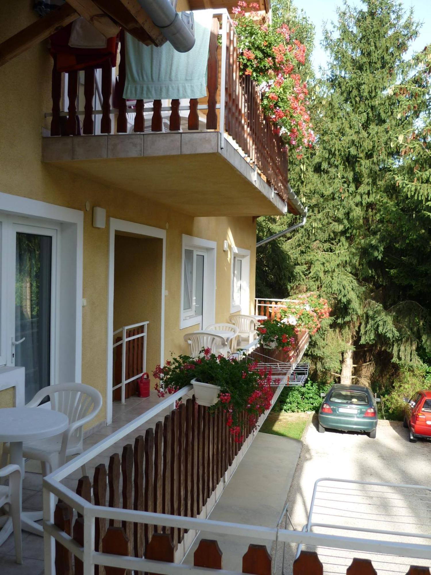 Attila Apartmanhaz Hotel Hévíz Exterior foto