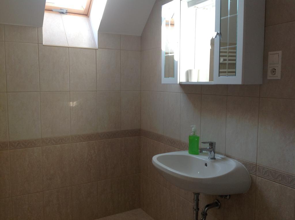 Attila Apartmanhaz Hotel Hévíz Cameră foto