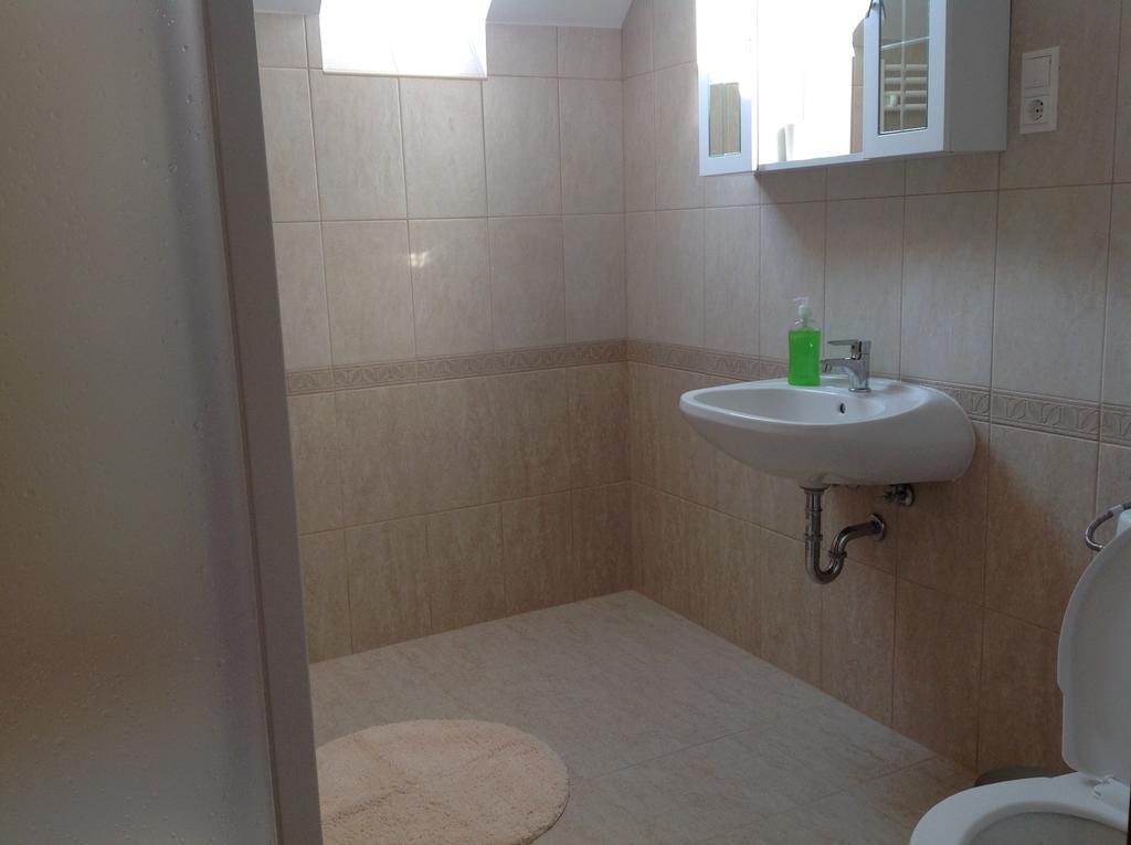 Attila Apartmanhaz Hotel Hévíz Cameră foto