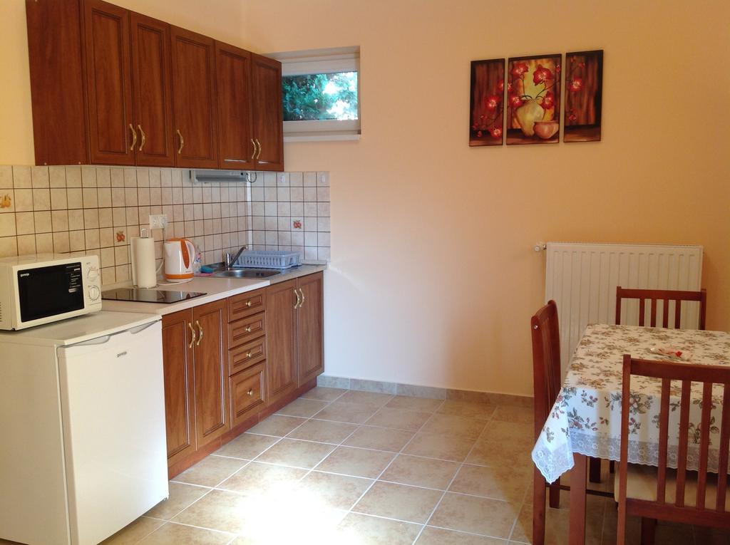 Attila Apartmanhaz Hotel Hévíz Cameră foto