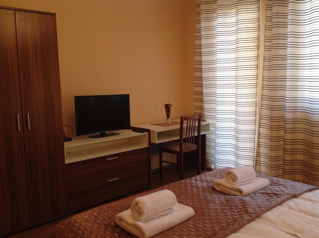 Attila Apartmanhaz Hotel Hévíz Cameră foto