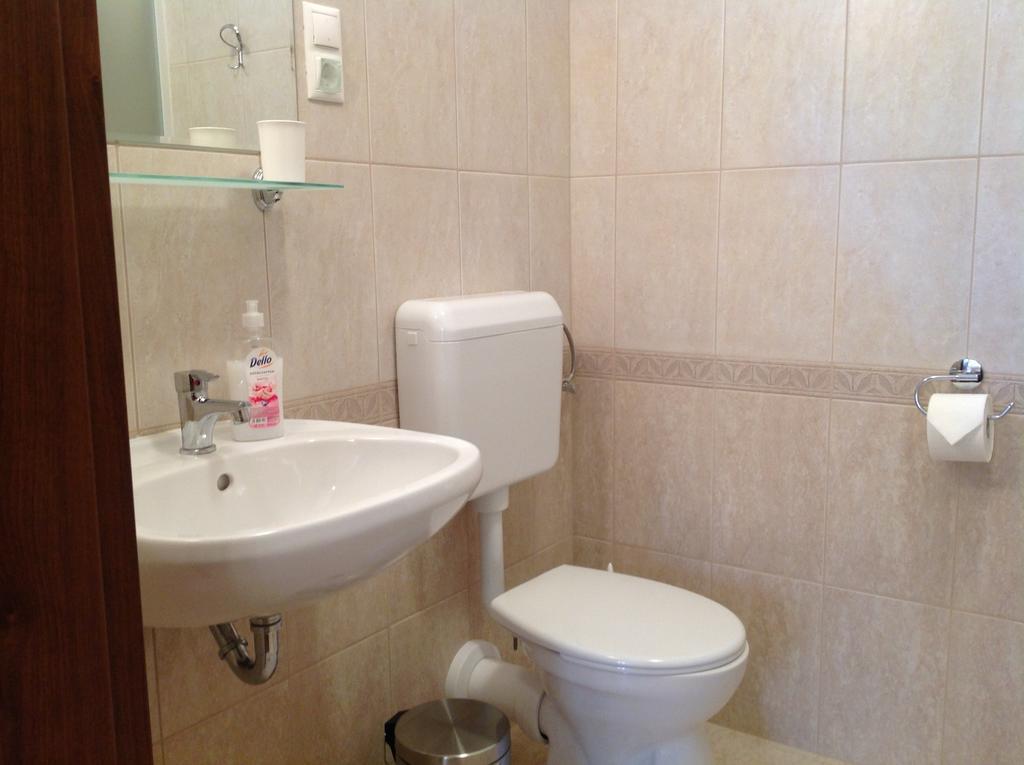 Attila Apartmanhaz Hotel Hévíz Cameră foto