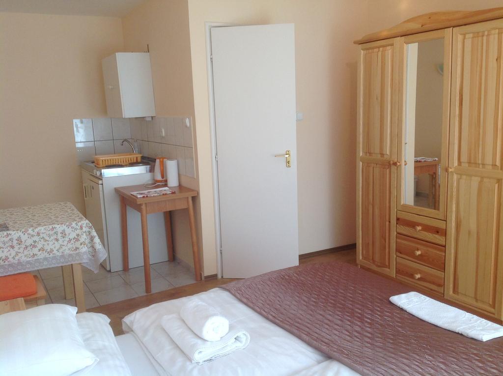Attila Apartmanhaz Hotel Hévíz Exterior foto